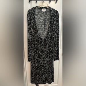 Talbots Black & White Geometric Wrap-Style Long Sleeve Dress
